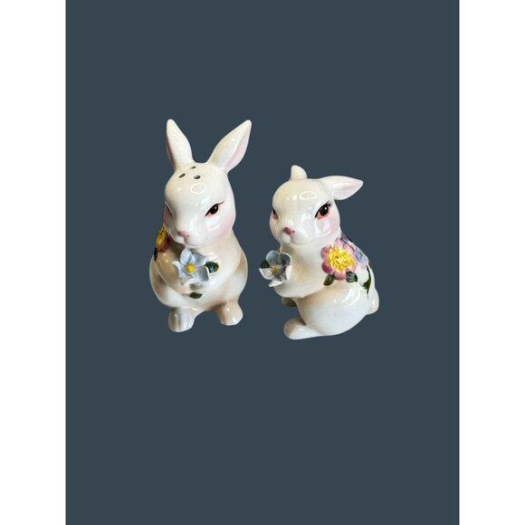 Vintage Easter Bunny Rabbit Salt Pepper Shakers Hand Painted Floral 2 1/2" - Picture 3 of 7
